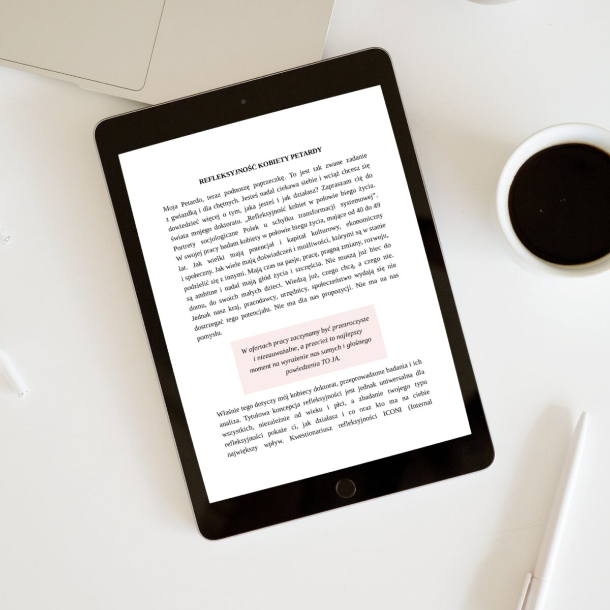 4 E-book „Bądź kobietą petardą. Jak żyć świadomie i zająć się sobą” Paulina Smaszcz